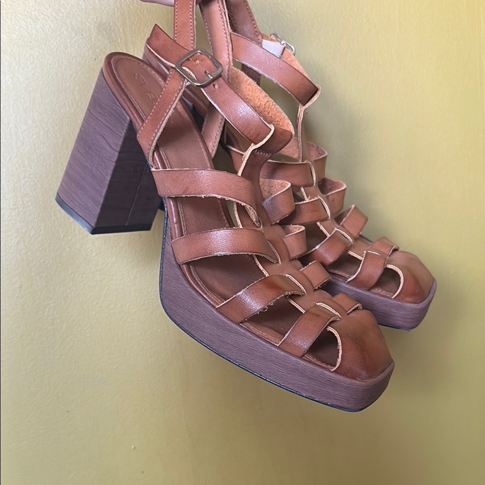 ALOHAS Tan Platform Sandals with Chunky Sole